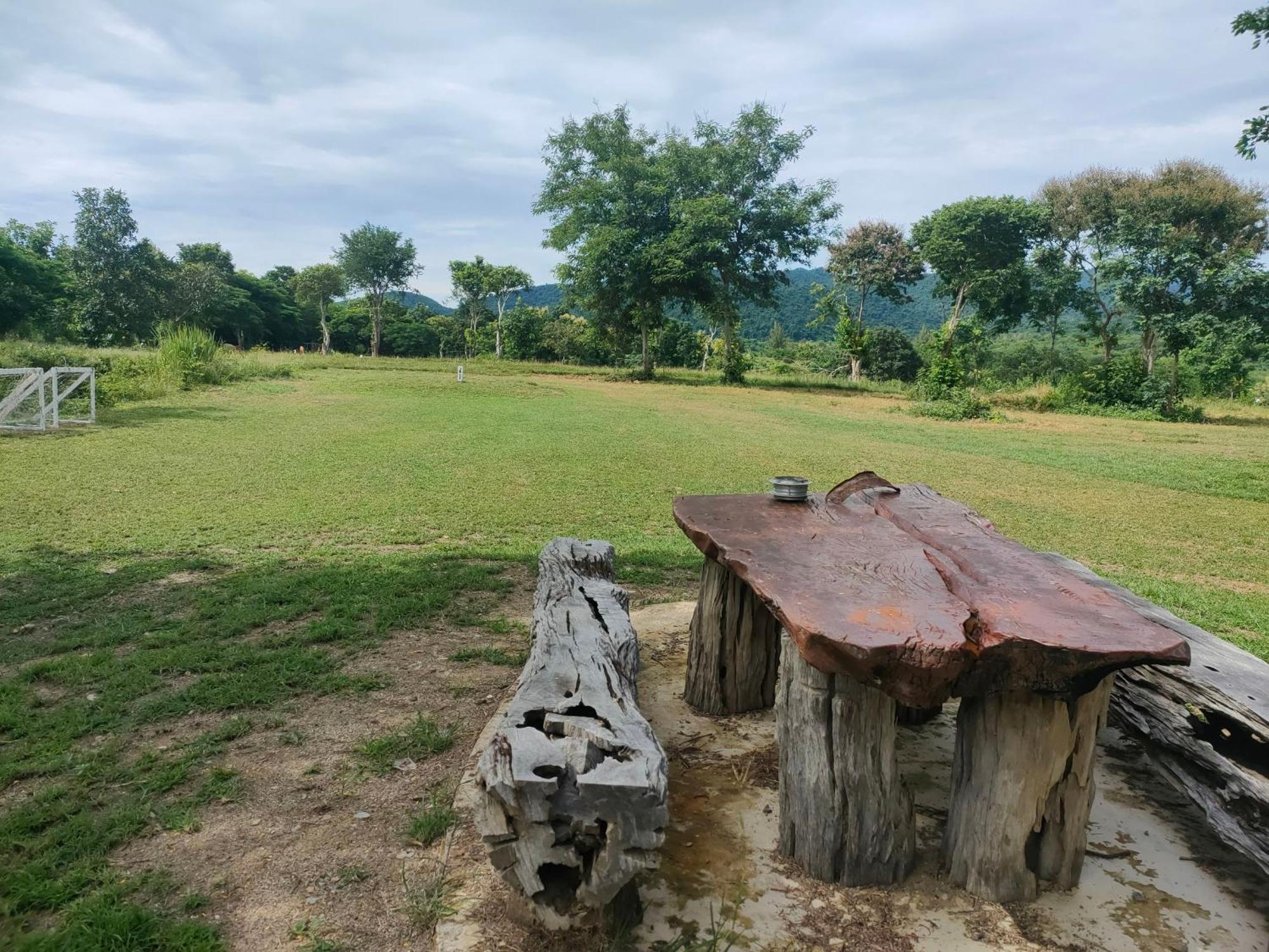 บ้านอิงเมยแคมป์ แก่งกระจาน Ban Phu Bon Екстериор снимка