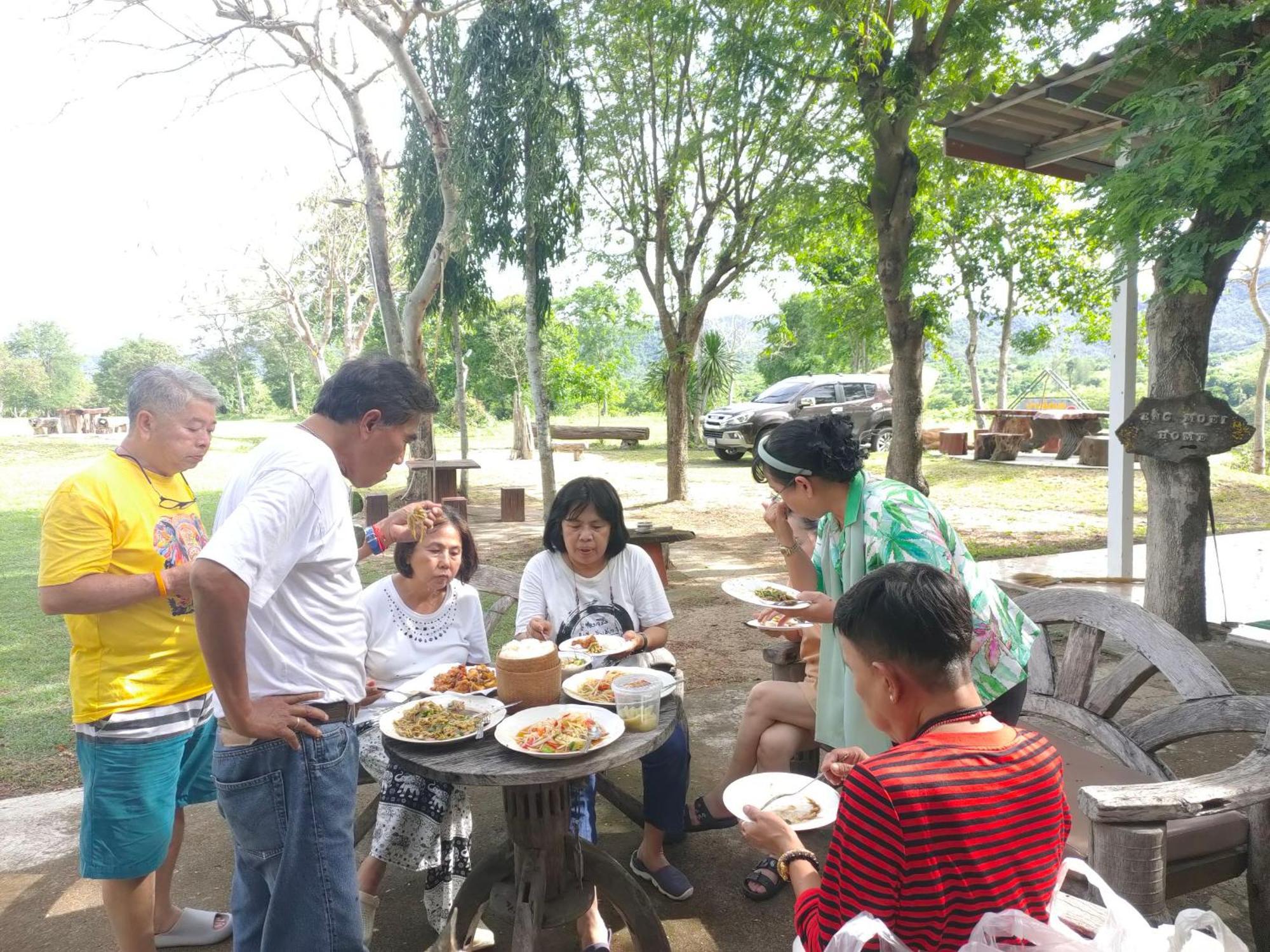 บ้านอิงเมยแคมป์ แก่งกระจาน Ban Phu Bon Екстериор снимка